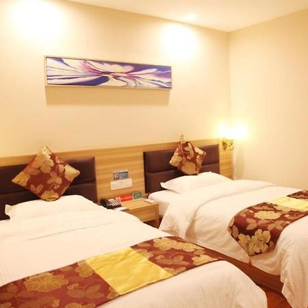 Greentree Alliance Yichang East Yichang Station Hotel Екстер'єр фото