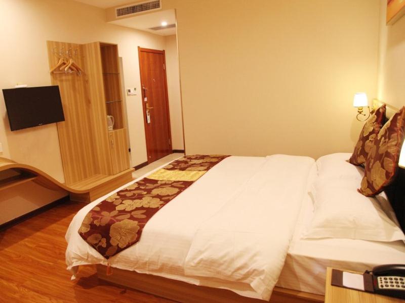 Greentree Alliance Yichang East Yichang Station Hotel Екстер'єр фото