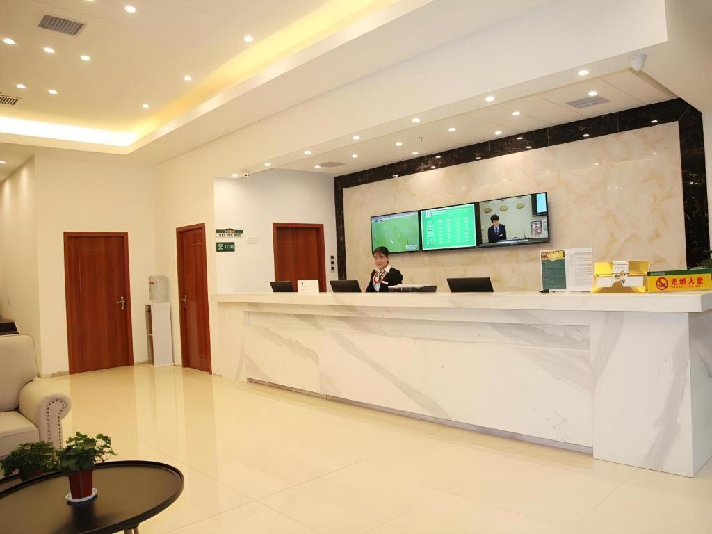 Greentree Alliance Yichang East Yichang Station Hotel Екстер'єр фото