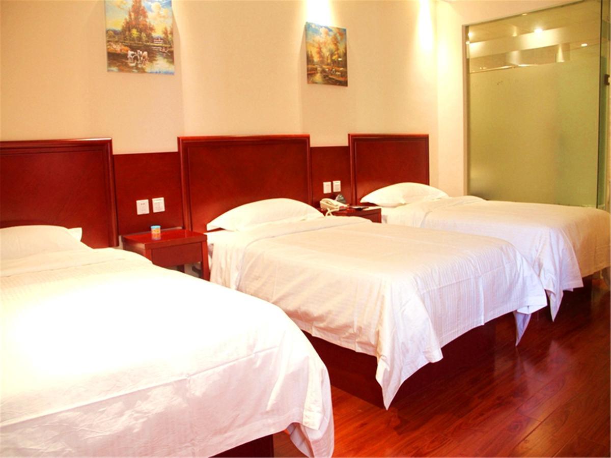 Greentree Alliance Yichang East Yichang Station Hotel Екстер'єр фото