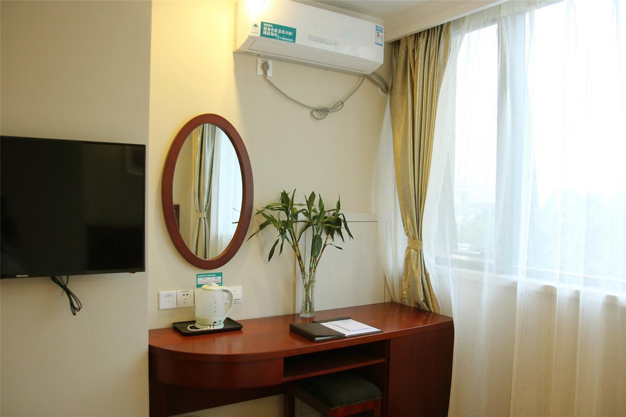 Greentree Alliance Yichang East Yichang Station Hotel Екстер'єр фото
