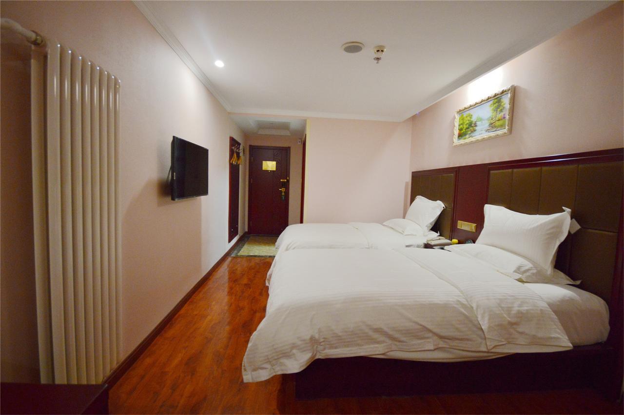 Greentree Alliance Yichang East Yichang Station Hotel Екстер'єр фото
