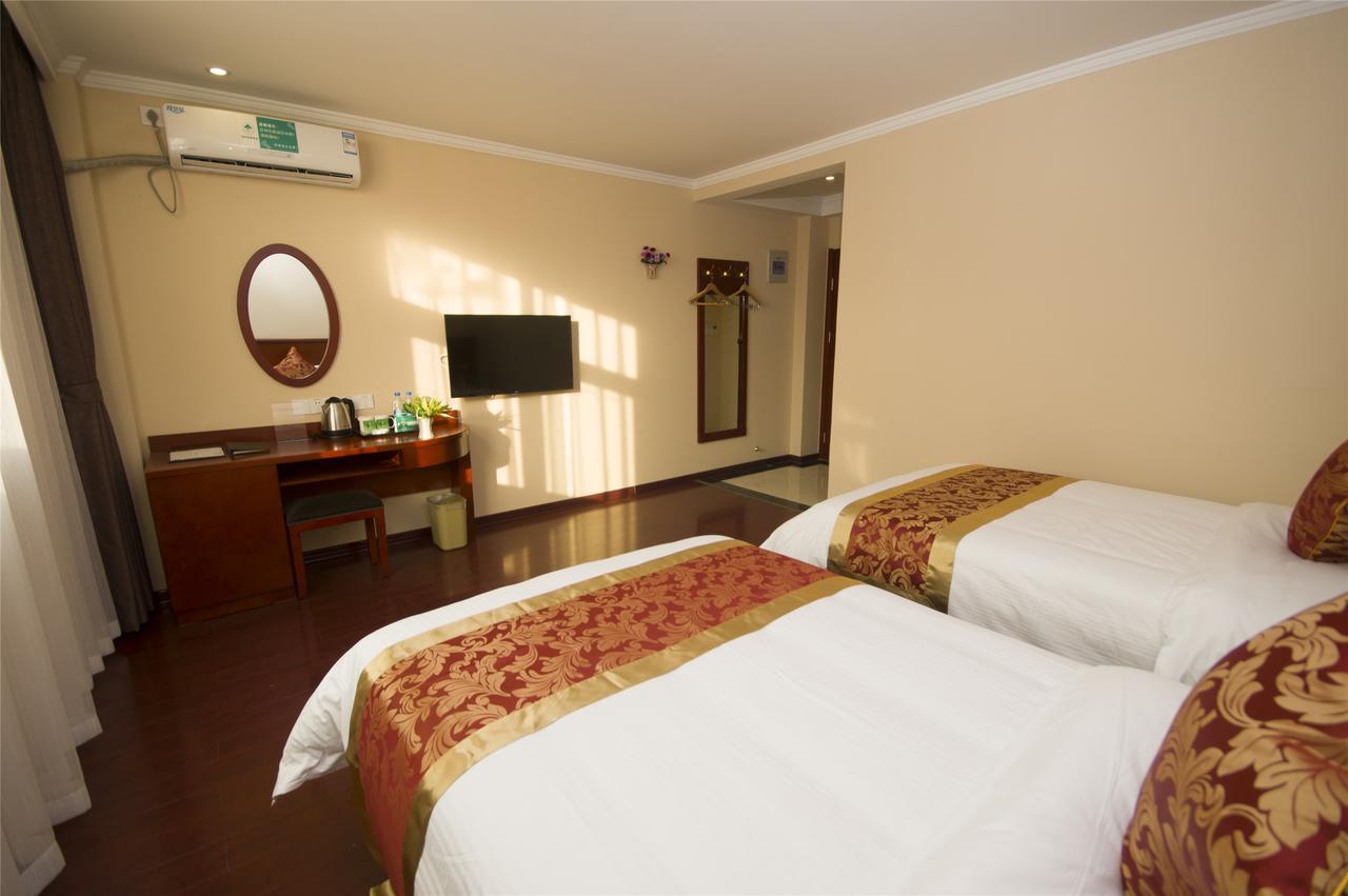 Greentree Alliance Yichang East Yichang Station Hotel Екстер'єр фото