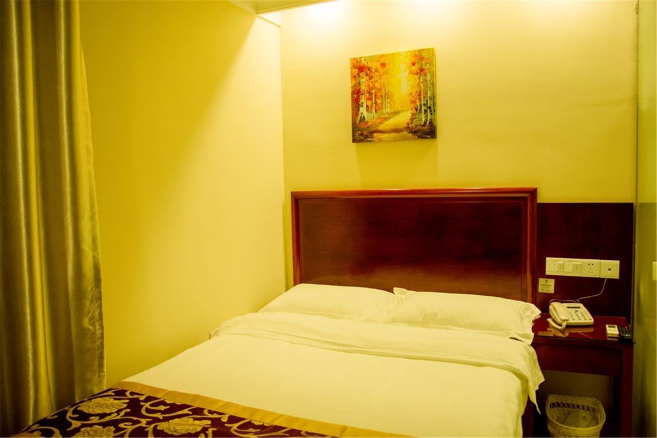 Greentree Alliance Yichang East Yichang Station Hotel Екстер'єр фото