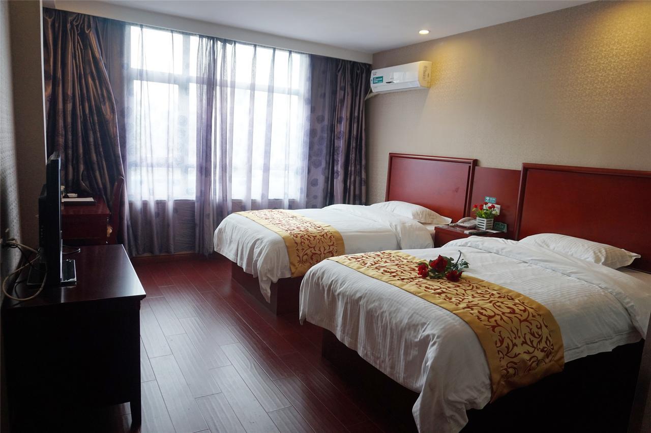 Greentree Alliance Yichang East Yichang Station Hotel Екстер'єр фото